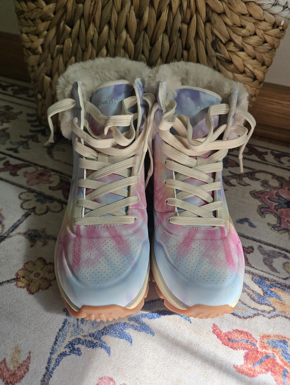 SKECHERS Brand NEW Tie-Dye Pastel Women's Boots Faux Fur Collar Womens Size 6.5